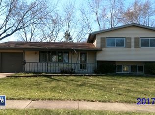 954 Aberdeen Dr, Crystal Lake, IL 60014