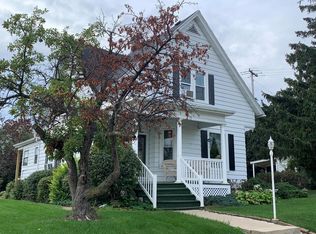 N90W16819 Roosevelt Dr, Menomonee Falls, WI 53051