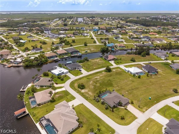 2210 NW 37th Pl, Cape Coral, FL 33993
