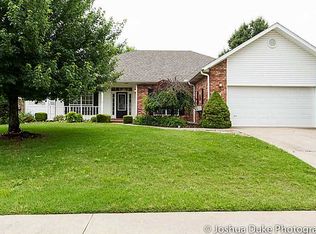 2455 Indian Oaks Trl, Springdale, AR 72762