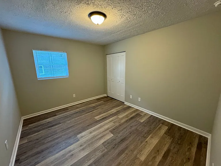 209 Lakeshore Dr — Photo 37