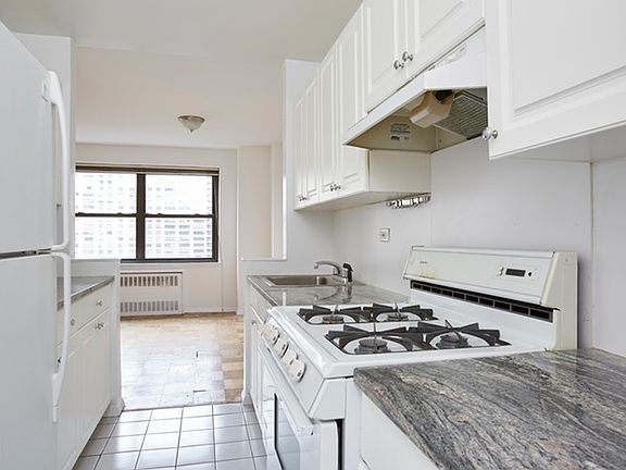 4th image of 165 W End Ave APT 19E