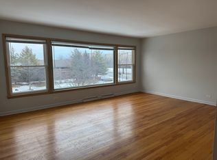 3311 W Pratt Ave #2, Lincolnwood, IL 60712