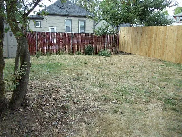 647 N Webster St — Photo 14
