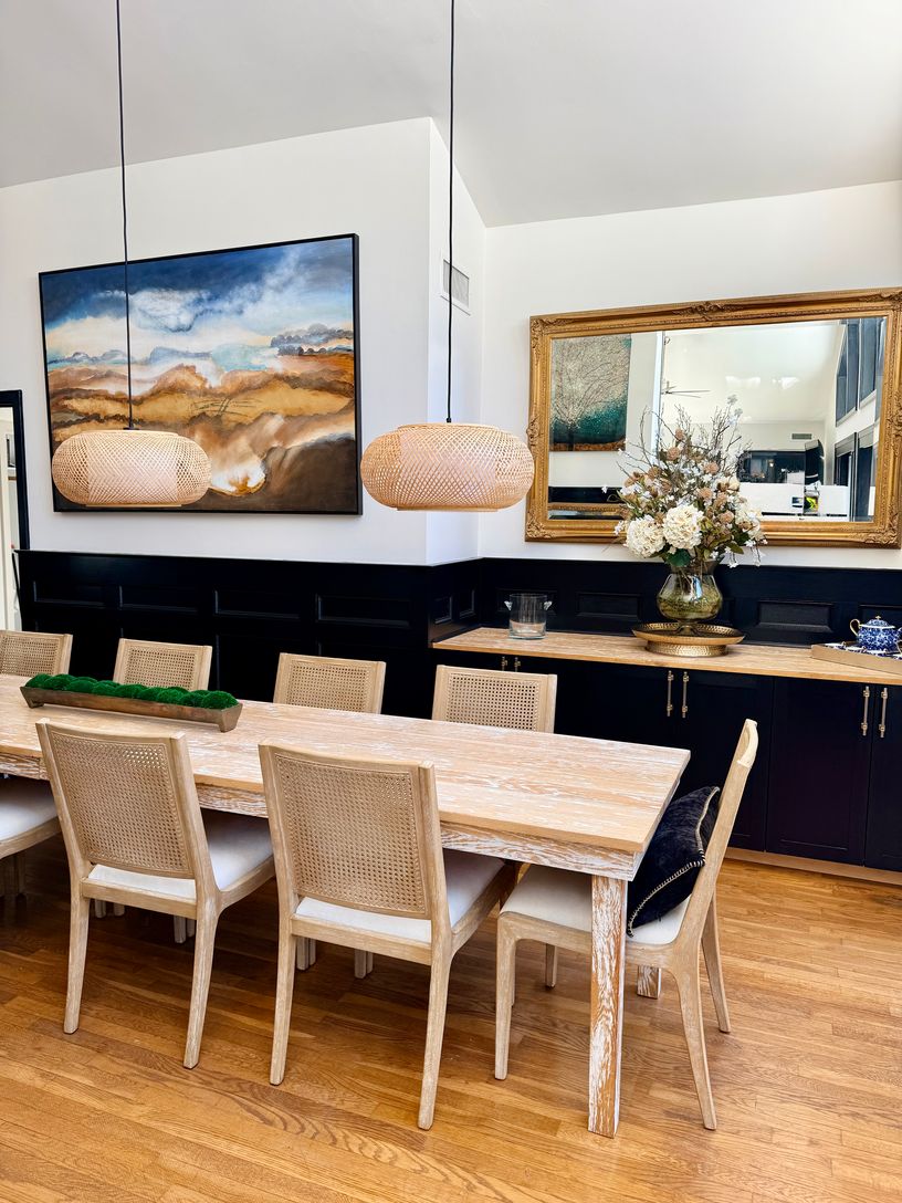 Beautiful dining room room with spacious panoramic views of yard and pool