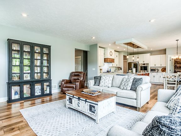 3rd image of 3087 Deer Haven Dr