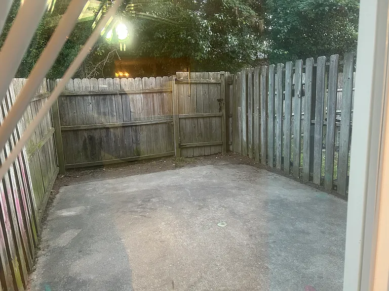 2513 Bluff View Ct #A — Photo 11