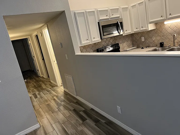 812 Hardy Springs Cir #C — Photo 3