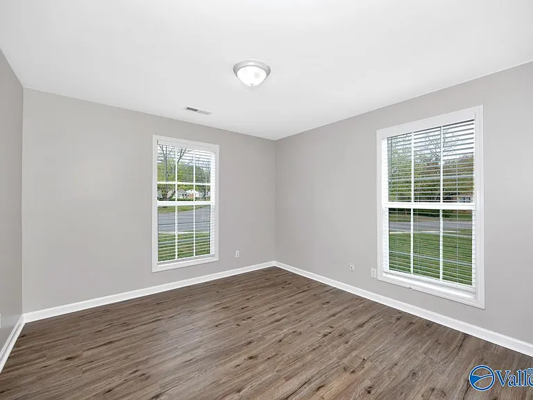 800 Linwood Dr NW — Photo 15
