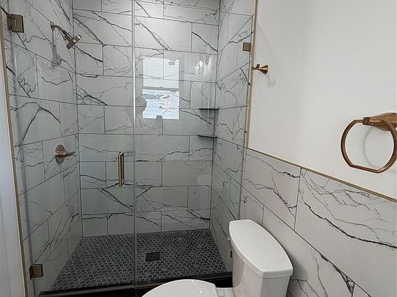 4th image of 459 Washington Ave