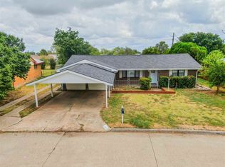 1318 SE Barclay Rd, Lawton, OK 73501