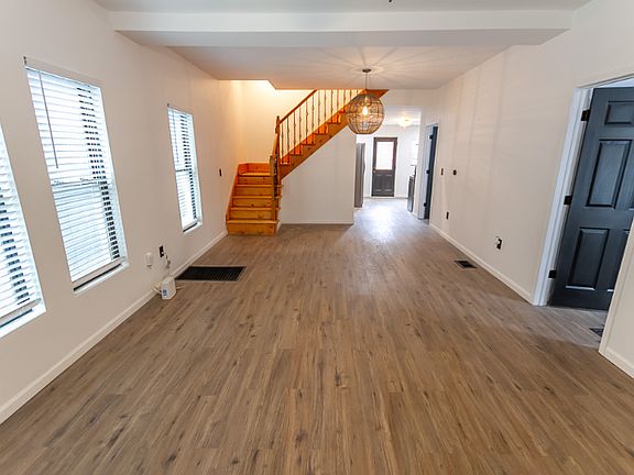 3rd image of 1253 Ringgold Ave #1