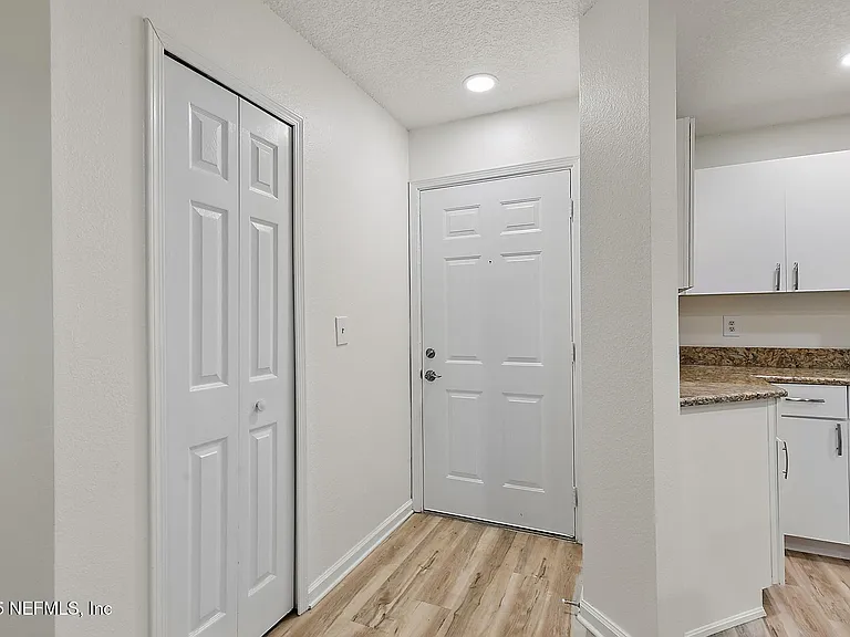 900 Ironwood Dr #917 — Photo 3