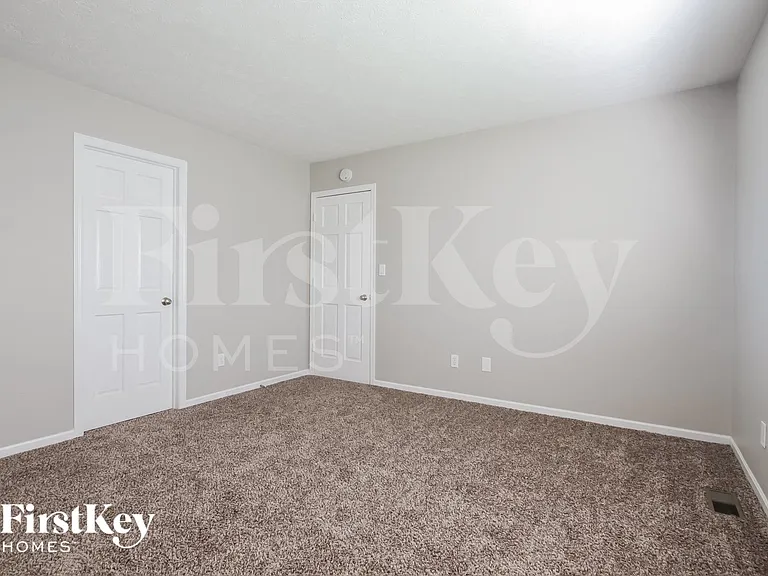 6919 Bannock Ct — Photo 8
