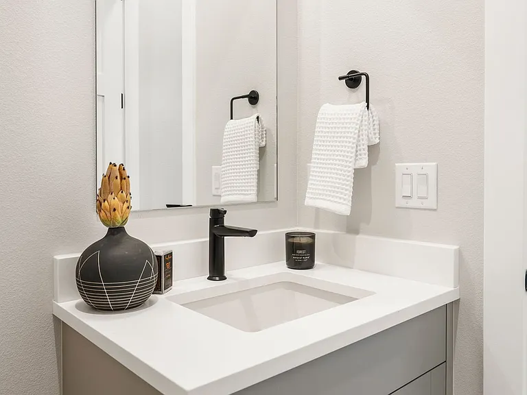A Line Townhomes Central Park — Photo 9