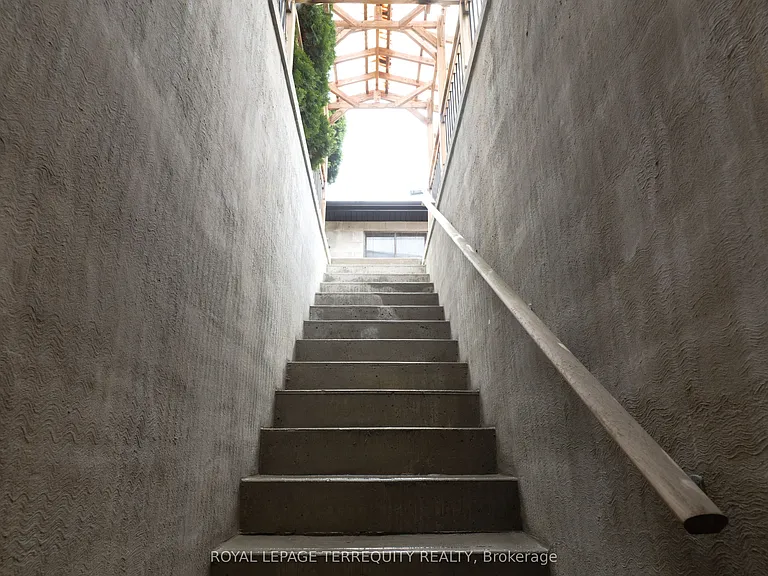 665 Crawford St #BASEMENT — Photo 13
