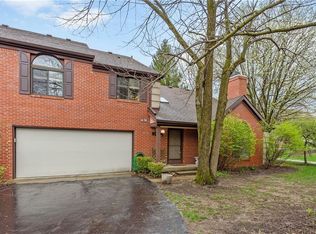 9222 Golden Woods Dr, Indianapolis, IN