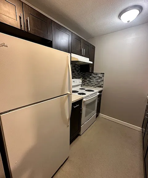 Emerald Place Apartments — Photo 3