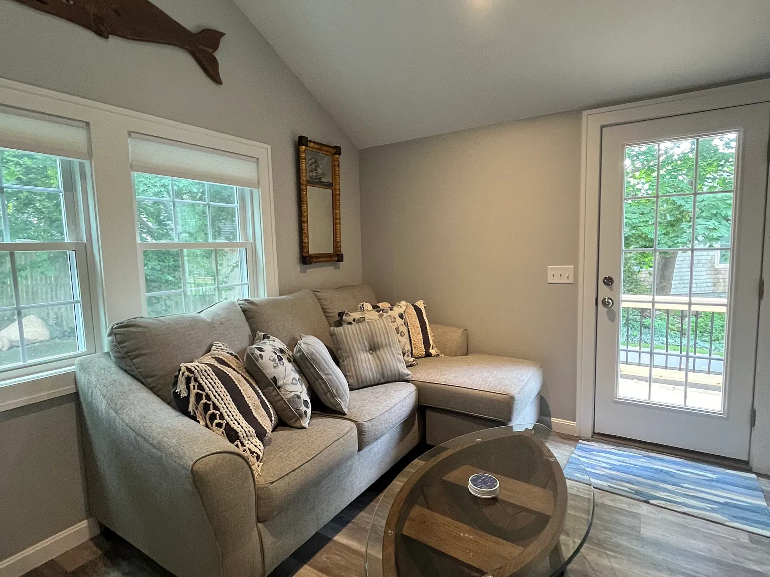2 bed, 950 sqft, $2,050 — Photo 3