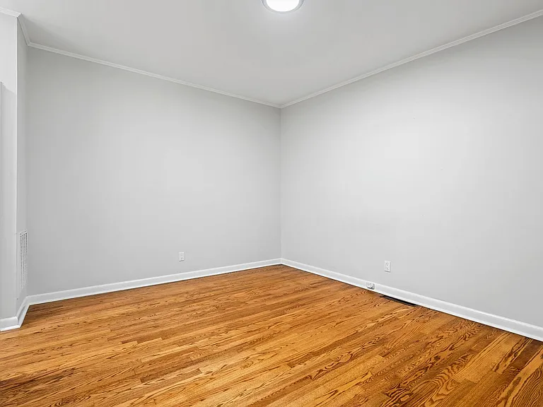 2703 Ashland St — Photo 10
