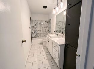 234 E Greenfield Dr, Wake Village, TX 75501