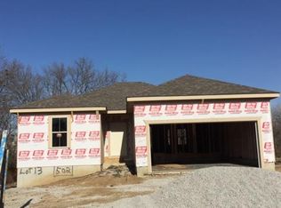 502 Hickory Ridge Dr, Grain Valley, MO 64029