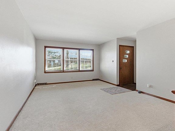 3rd image of 124 Michelle Dr