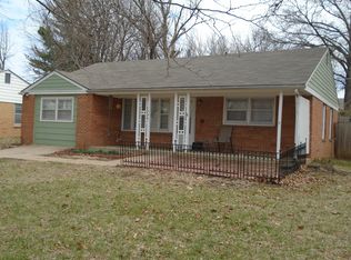 1540 Hillcrest Dr, Manhattan, KS 66502