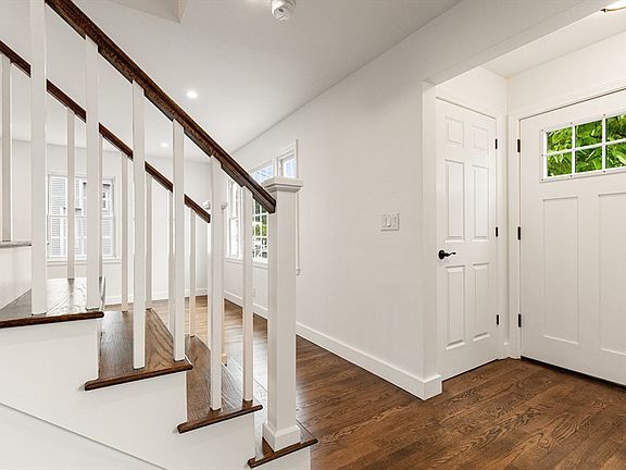 2nd image of 39 McKinley Ave