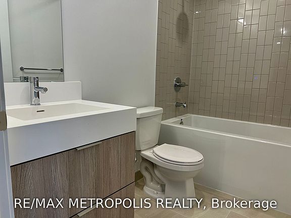 4th image of 130 Riverview St #1604