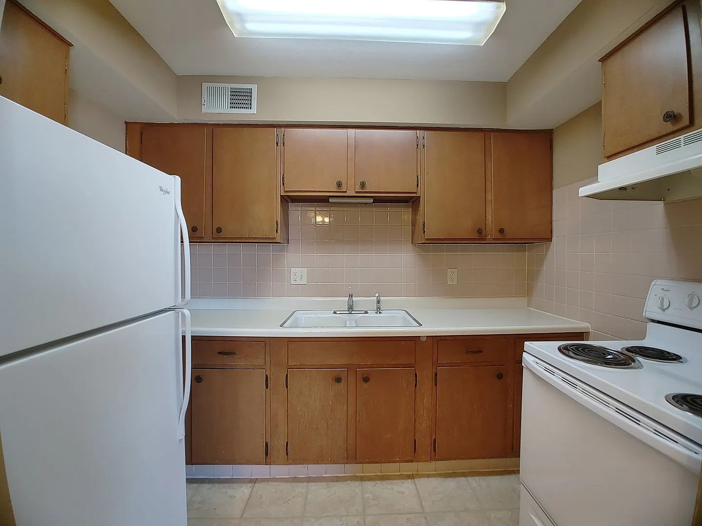 Mecherle Drive Apartments — Photo 4