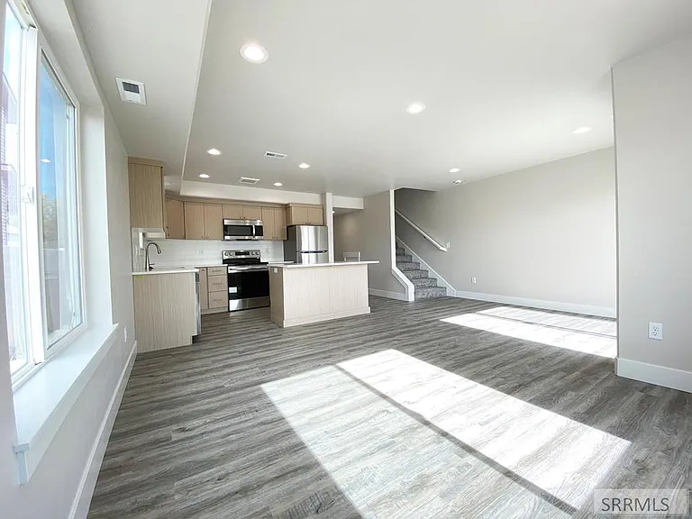 327 Lemmon Ln — Photo 3