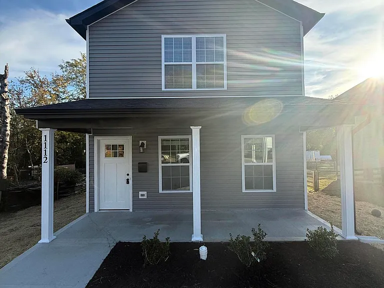 1112 Race St — Photo 2