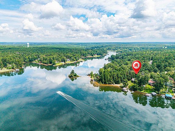 5th image of 132 Island Dr