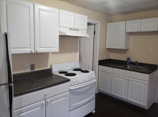 15 Edwards St APT 2R, Southbridge, MA 01550