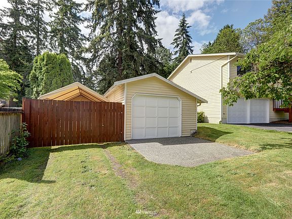 Detached Shop/Garage>