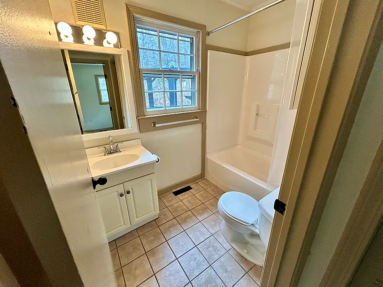 58 Pomperaug Rd — Photo 10