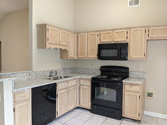 3rd image of 9599 Chi Chi Ln