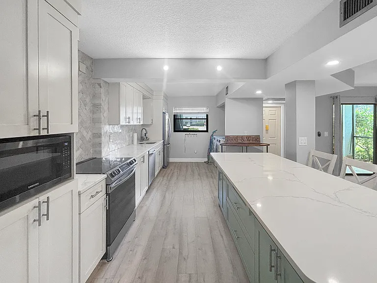 1291 SE Parkview Pl — Photo 12
