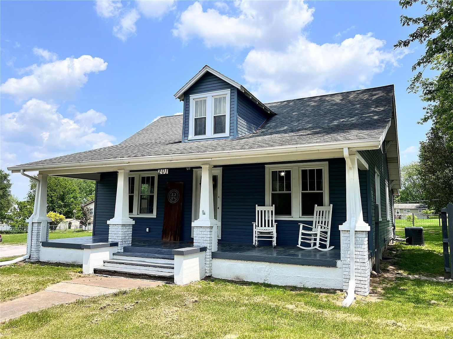 201 S Main St, New London, MO 63459 Zillow