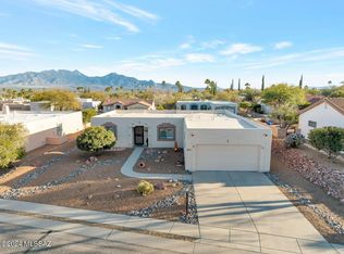 937 W Camino Tierra Libre, Green Valley, AZ 85614