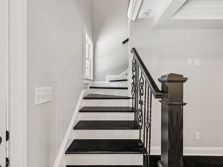 725 N 2nd St — Photo 39