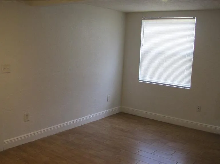 109 E Gladys St #D — Photo 2