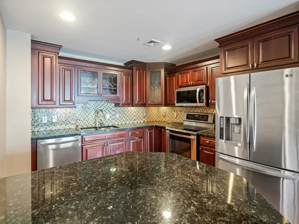 207 Shearwater Ct West image 4 of 33