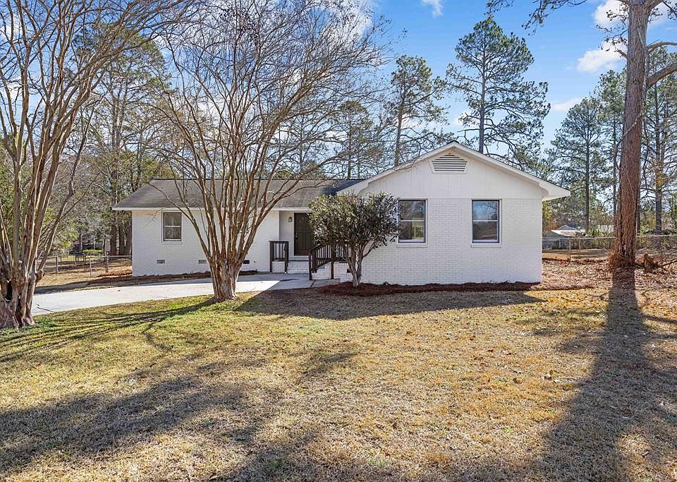 1st image of 2209 Meadowbrook Dr