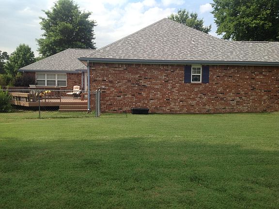 3rd image of 641 Rockwood Dr