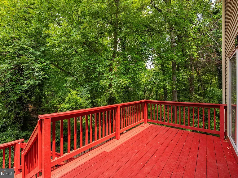 2615 Chivalry Ct — Photo 16