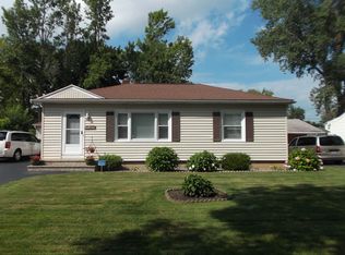 46 Castlewood Dr, Rochester, NY 14624