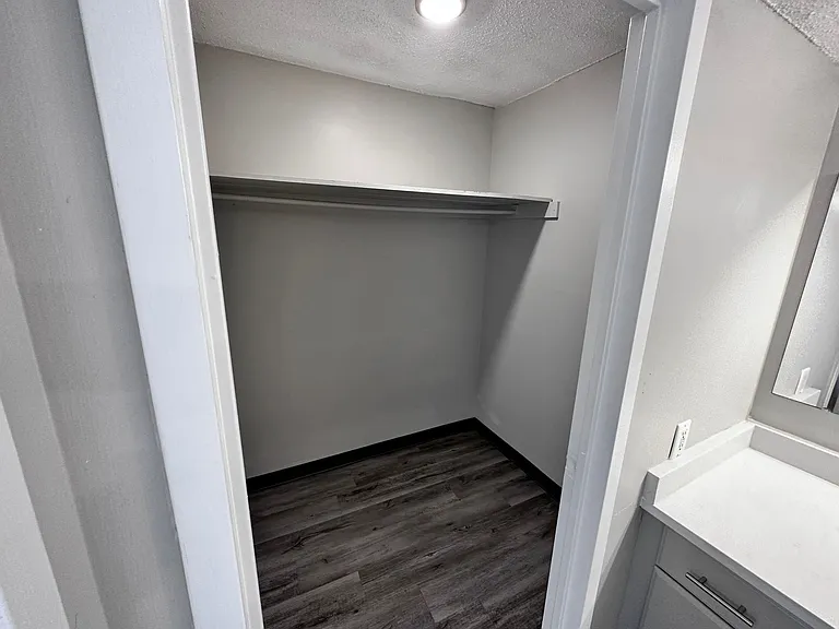 The Regency Apartments — Photo 160