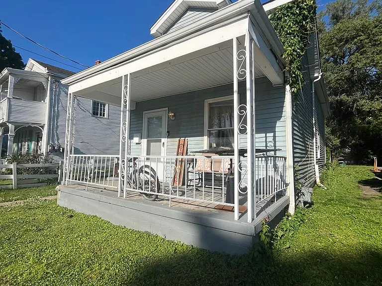 617 Van Roberts Pl — Photo 1